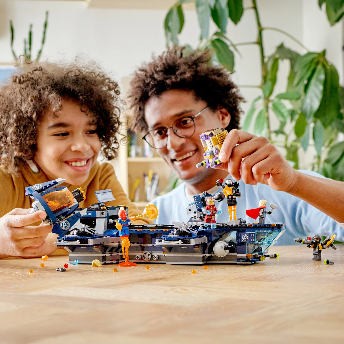 Building Toy with Minifigures 1,244 Pieces C3930
