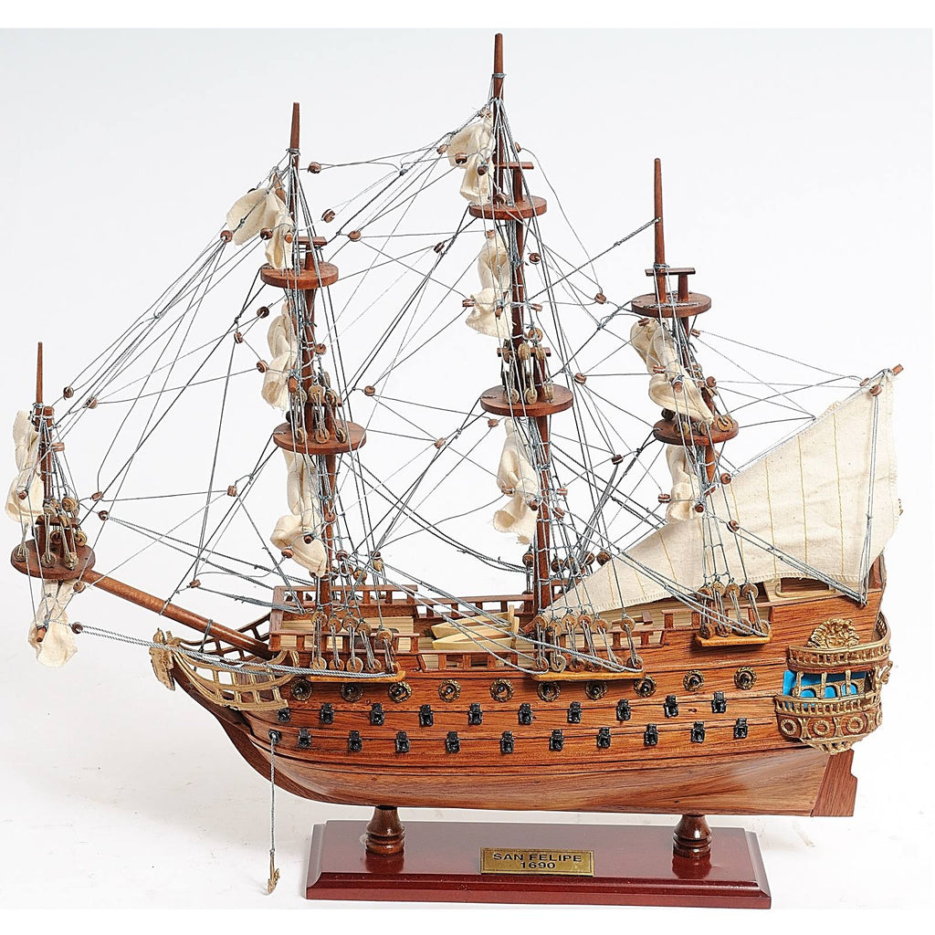 Miniature Replica Ship C7469
