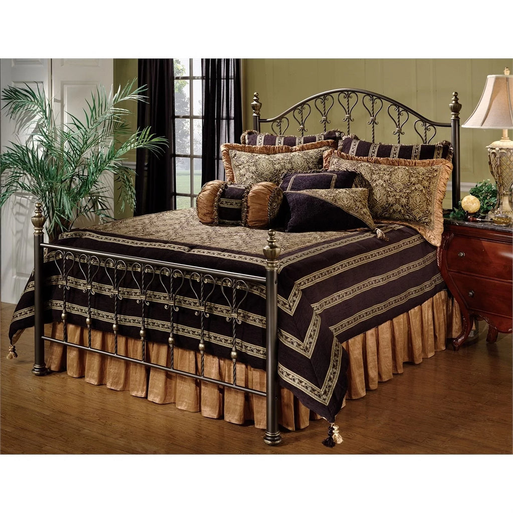 Queen Poster Spindle Bed J268