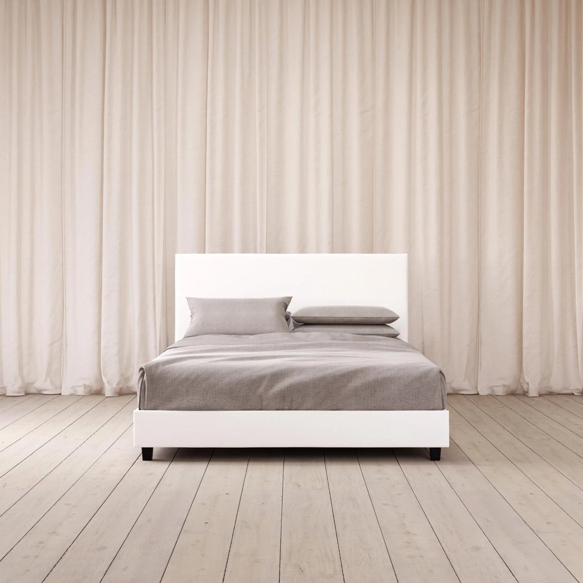Queen White Faux Leather Upholstered Platform Bed P968