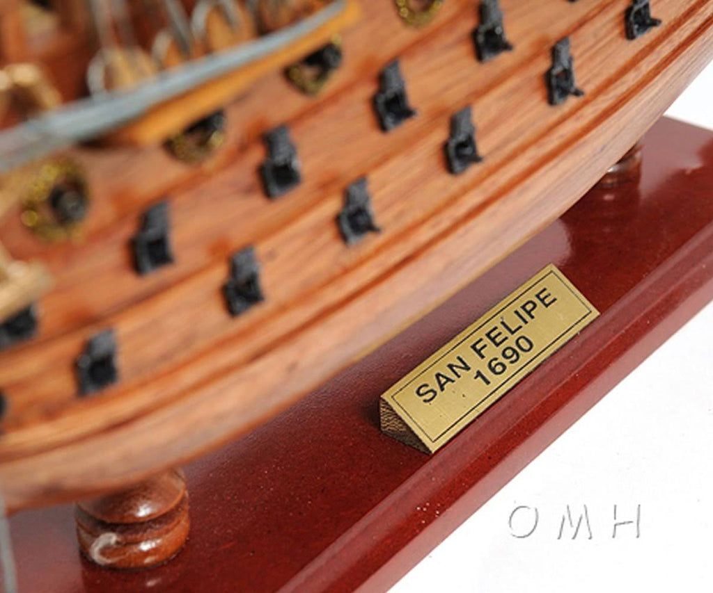 Miniature Replica Ship C7469