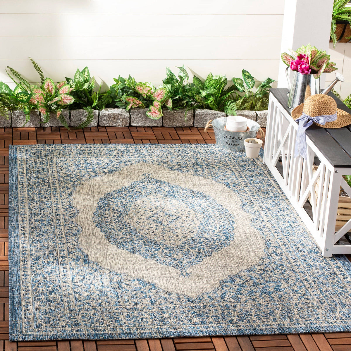 Light Beige Light Brown Courtyard Rug Y3208