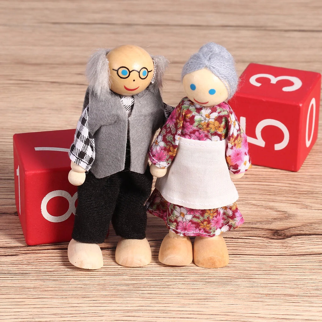 7 Pieces Wooden Dollhouse Family Figures R2486