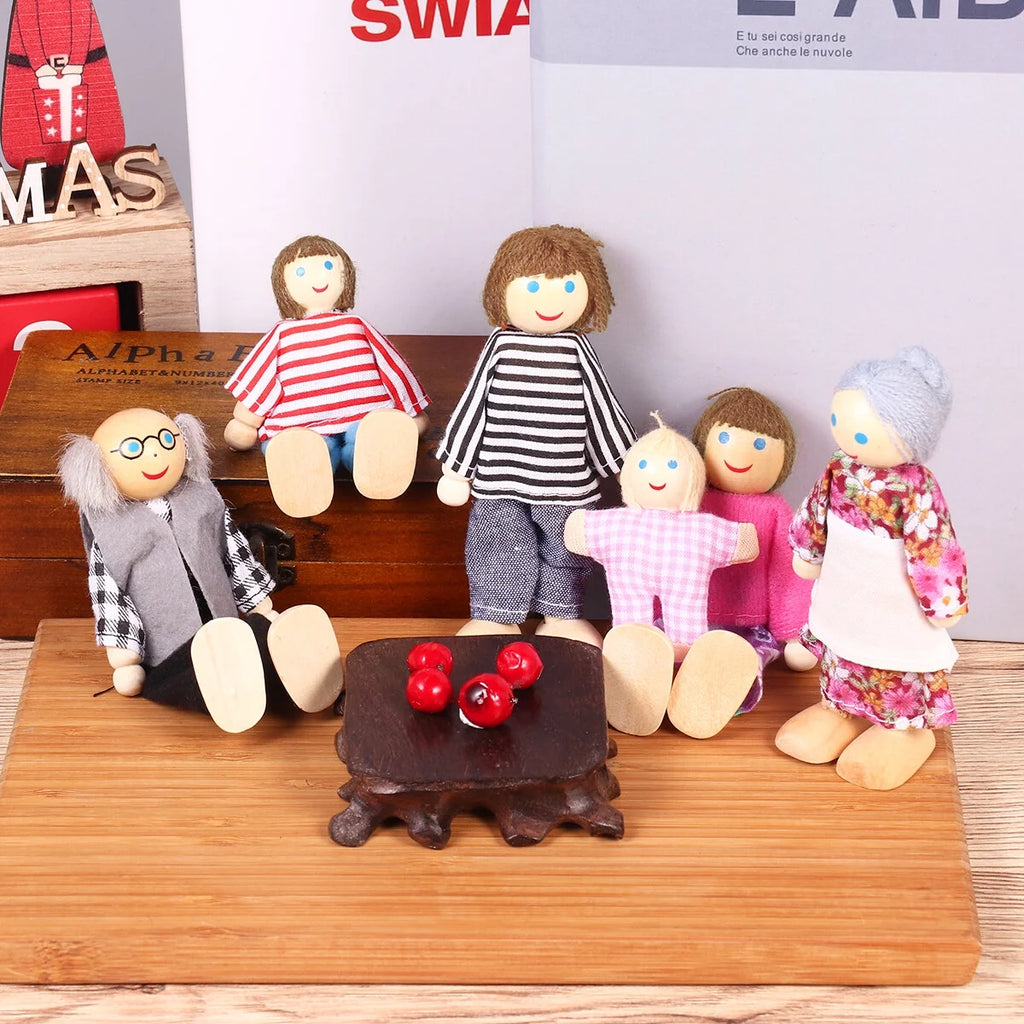 7 Pieces Wooden Dollhouse Family Figures R2486