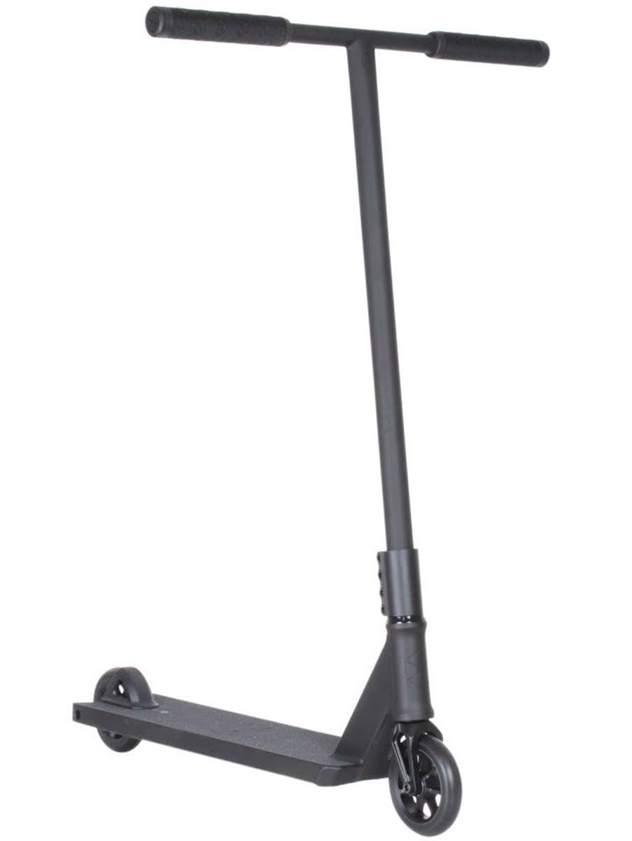 Medium Black Scooter I410