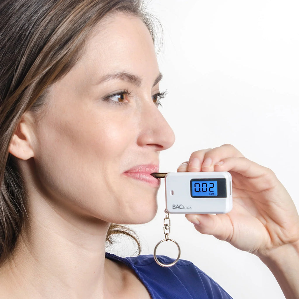 White Keychain Breathalyzer P152